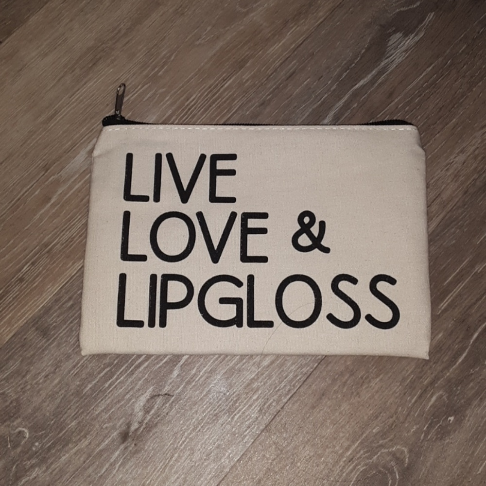 5/$25 NWT Live Love & Lipgloss makeup bag